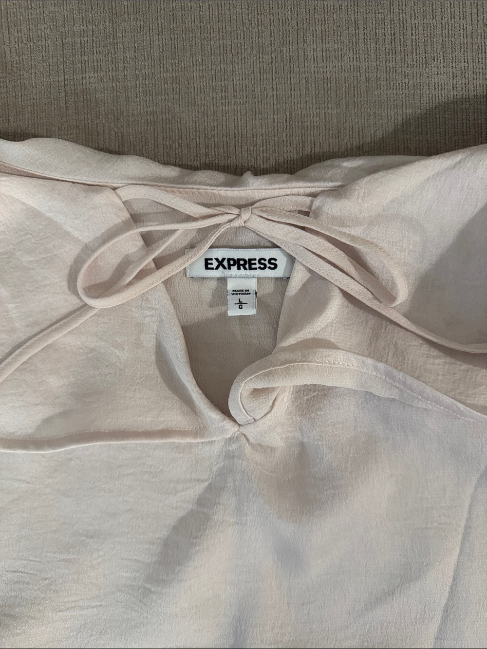 Express Ruffle Sleeve Blouse - Picture 3 of 6